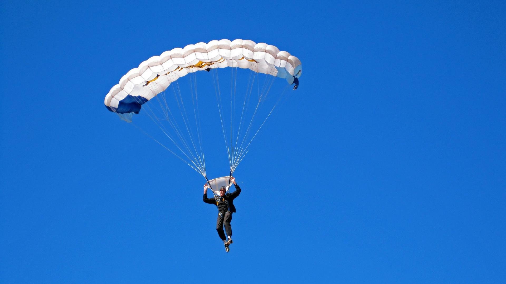 加克波之夜，当足球之光点燃NBA季后赛的跨界传奇