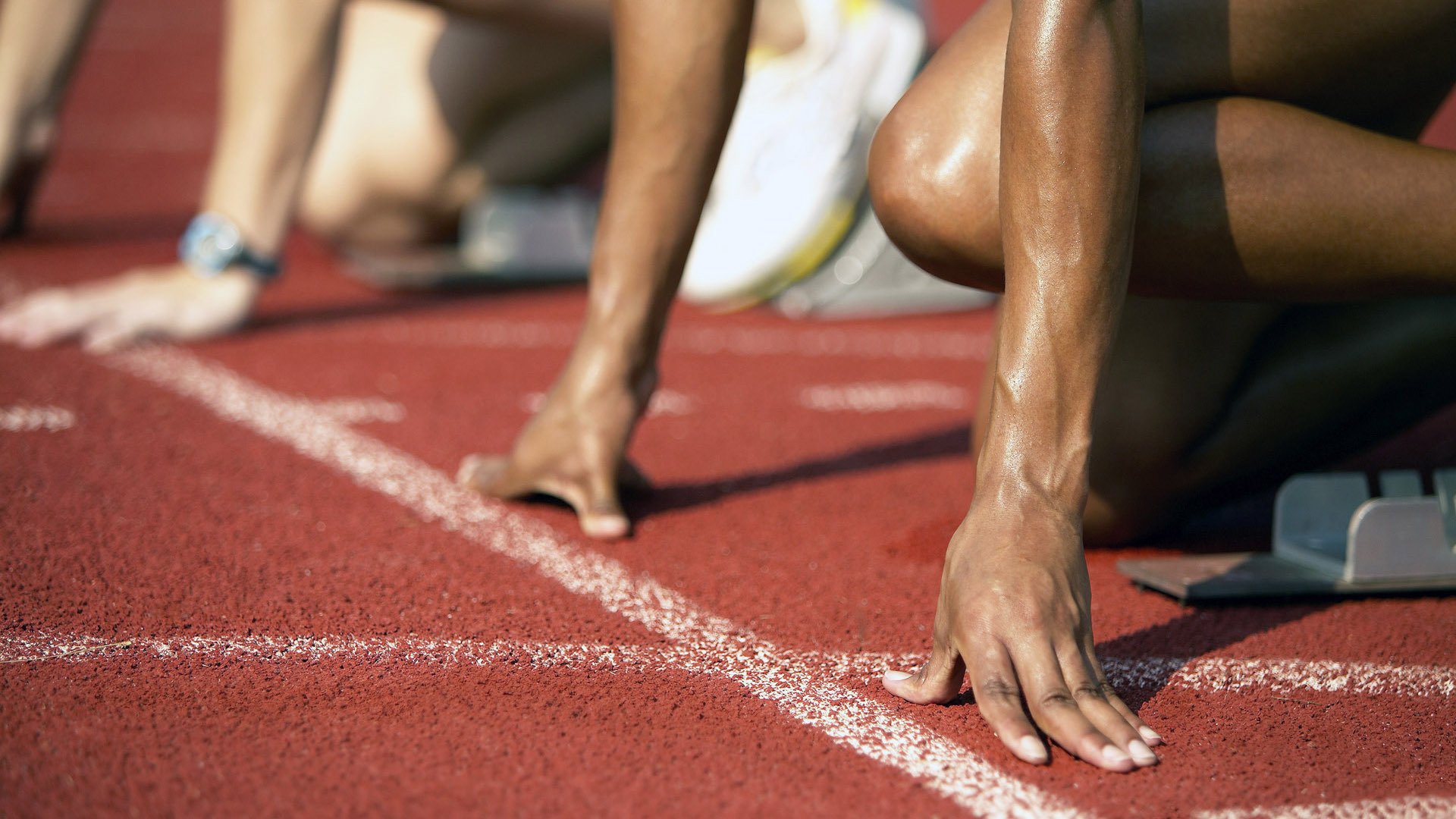 赛道上的心跳，皮亚斯特里刷新纪录之夜，红牛绝杀雷诺