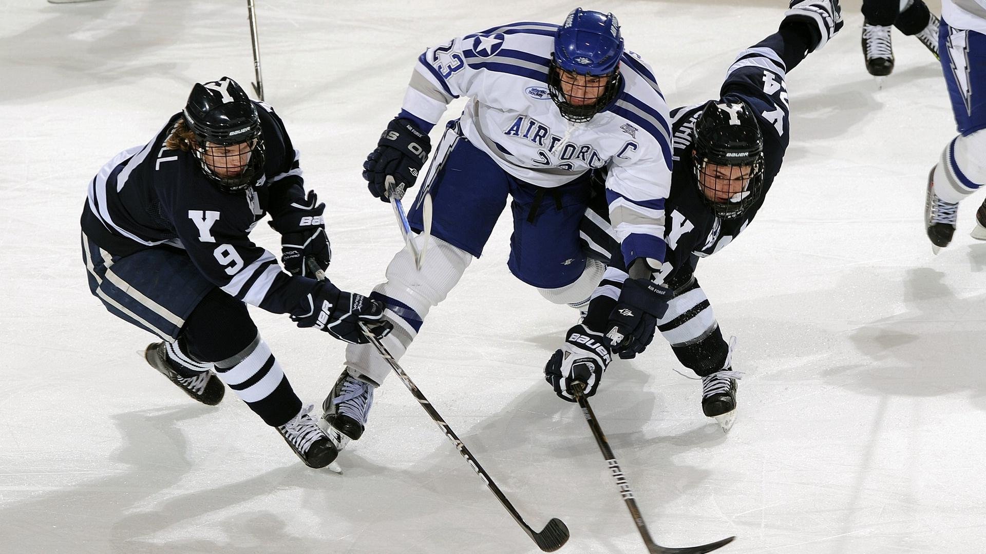 赛道上的孤胆英雄，维斯塔潘扛起全队，法拉利绝杀威廉姆斯